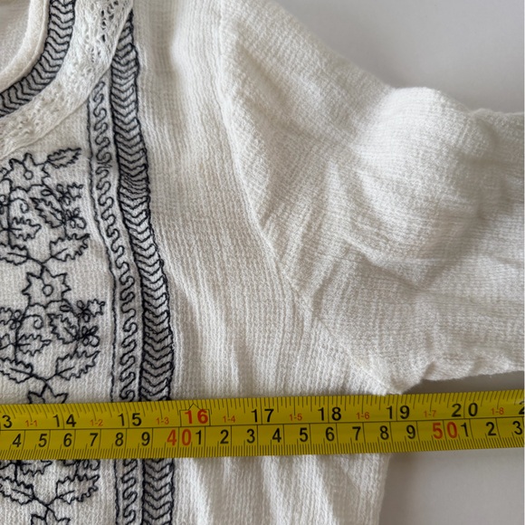 Alice + Olivia Cream and Black Floral Embroidered Blouse - Picture 7 of 9